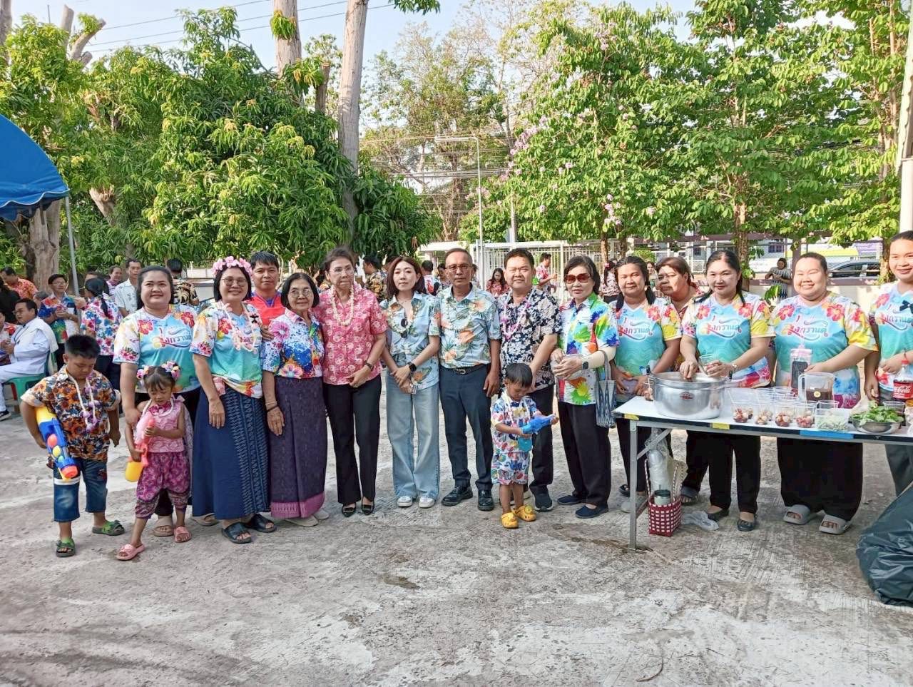พช.ม่วงสามสิบ ร่วมพิธีสรงน้ำพระบรมพุทโธ ศาลหลักเมือง และกิจกรรมรดน้ำขอพร  เนื่องในโอกาสประเพณีวันสงกรานต์ ประจำปี พ.ศ.2569