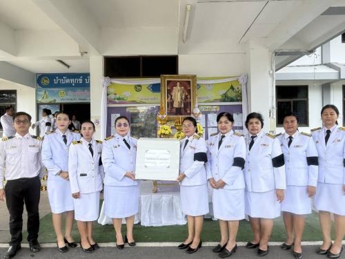 พช.ม่วงสามสิบ รับมอบดอกไม้จันทน์ จากหน่วยงานราชการ และผู้นำชุมชน อำเภอม่วงสามสิบ